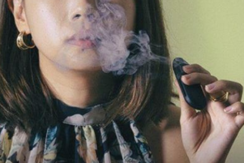 奶茶杯电子烟过安检会响吗：安全检查的注意事项与应对策略