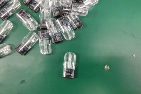悦刻烟弹自己加注烟油靠谱吗？