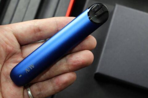 抽电子烟还是抽真烟更好？