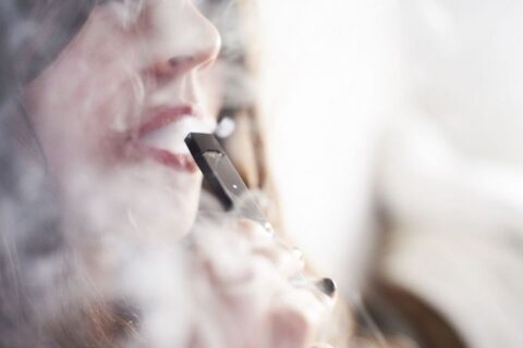 抽电子烟上瘾的前兆表现
