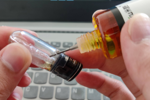 悦刻烟弹可以注入烟油吗？悦刻烟弹怎么注油？