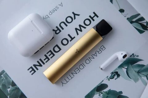 yooz柚子电子烟没电了的表现有哪些？呼吸灯会进行闪烁。